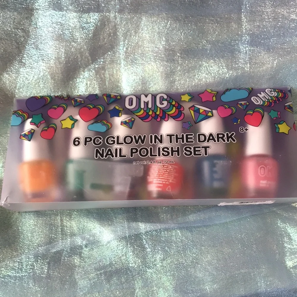 🔥 3/$15 OMG Kids 6pc Glow in the Dark Nail Set